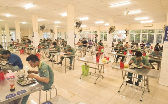 Hỗ trợ bữa ăn cho người lao động “3 tại chỗ” là chủ trương rất nhân văn của Công đoàn