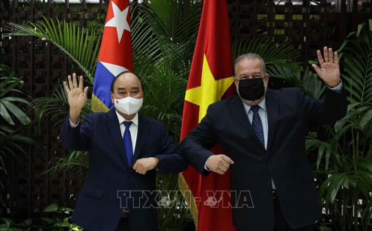 Chủ tịch nước Nguyễn Xuân Phúc hội kiến Thủ tướng Cuba Manuel Marrero Cruz