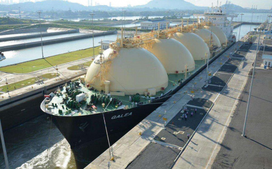 Giá khí LNG tăng gấp 6 lần so với năm ngoái, nhiều quốc gia đối mặt khủng hoảng năng lượng