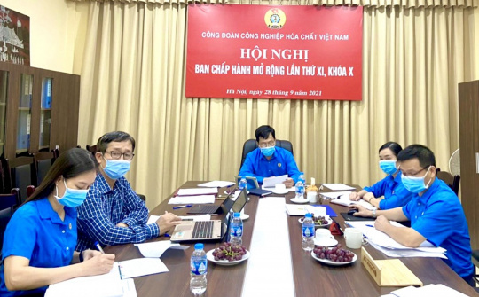 Vượt khó, các doanh nghiệp ngành Hóa chất tăng trưởng gần 30% trong đại dịch