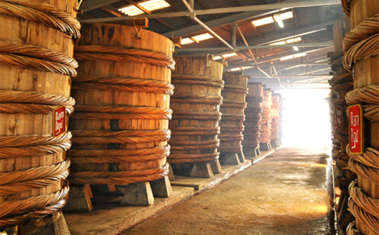 Phát triển hoạt động kinh doanh đặc sản quà tặng nhằm thúc đẩy phát triển du lịch địa phương: Nghiên cứu sản phẩm nước mắm Phan Thiết