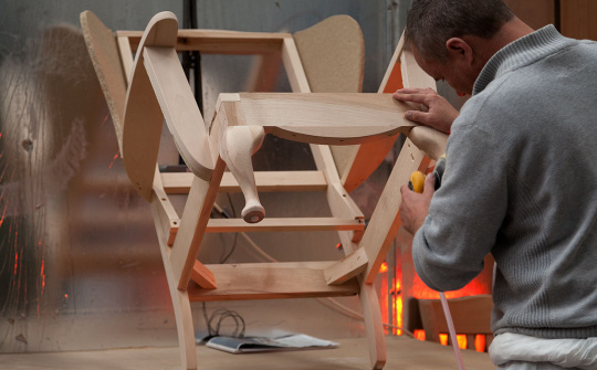 Bộ Công Thương quyết định điều tra bán phá giá bàn, ghế nhập khẩu vào Việt Nam