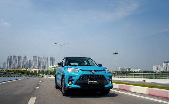 Toyota đứng đầu thị trường xe du lịch trong năm 2021