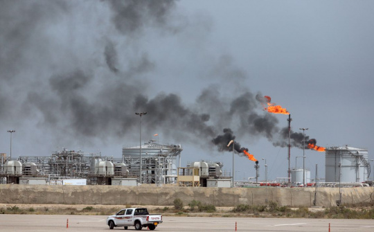 Giá dầu thô chạm mức cao nhất kể từ năm 2014, lo ngại đứt gãy nguồn cung từ Trung Đông