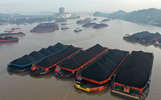 Bất chấp việc Indonesia nới lỏng lệnh cấm xuất khẩu, giá than được dự báo sẽ còn ở mức cao