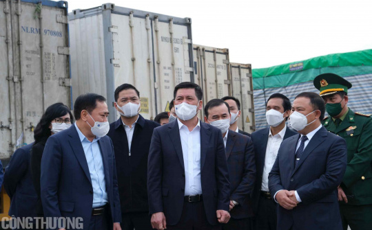Dứt khoát giải tỏa hàng hóa qua cửa khẩu trong điều kiện an toàn dịch bệnh