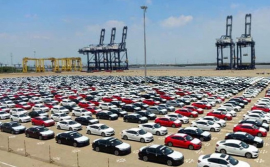 Năm 2021, nhập khẩu ô tô nguyên chiếc và linh phụ kiện đều tăng