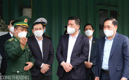 Trung Quốc khôi phục thông quan tại Pò Chài