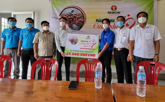 Phân bón Cà Mau khởi động Xuân sẻ chia 2022