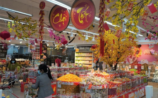 Sôi động thị trường bánh kẹo phục vụ Tết Nhâm Dần năm 2022