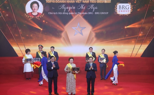 Chủ tịch Tập đoàn BRG được vinh danh "Top 10 Doanh nhân tiêu biểu nhất Việt Nam năm 2022”