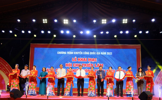 Gần 350 gian hàng tham gia hội chợ triển lãm hàng công nghiệp nông thôn tiêu biểu khu vực phía Nam