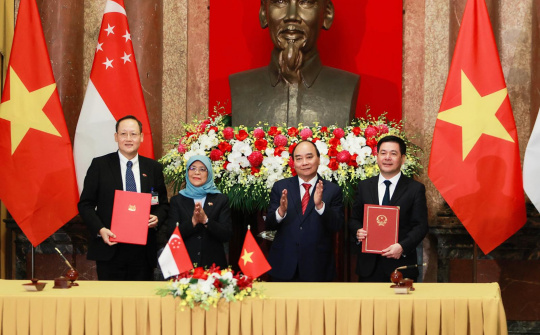 Bộ trưởng Nguyễn Hồng Diên làm việc với Bộ trưởng Bộ Công Thương Singapore Tan See Leng