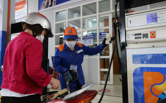 Kỳ điều hành 21/10/2022: Giá xăng E5RON92 tăng nhẹ 204 đồng/lít