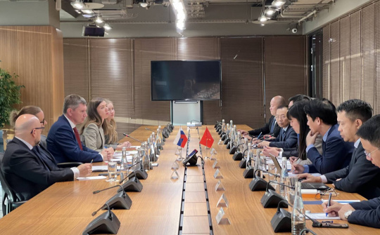 Bộ trưởng Nguyễn Hồng Diên thăm và làm việc tại Liên bang Nga