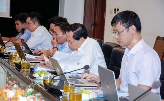 Đoàn công tác EVN làm việc tại Nhiệt điện Hải Phòng