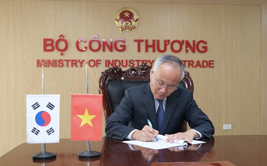 Ký kết Bản ghi nhớ về hệ thống trao đổi dữ liệu xuất xứ điện tử (EODES)
