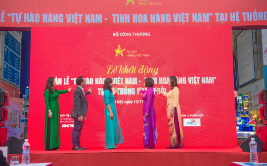 Bấm nút phát động Tuần lễ “Tự hào hàng Việt Nam - Tinh hoa hàng Việt Nam” tại Saigon Co.opmart Hà Nội