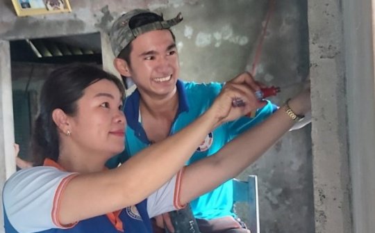 HueIC: Ngày chủ nhật của kỹ năng nghề và tấm lòng dành tặng người neo đơn