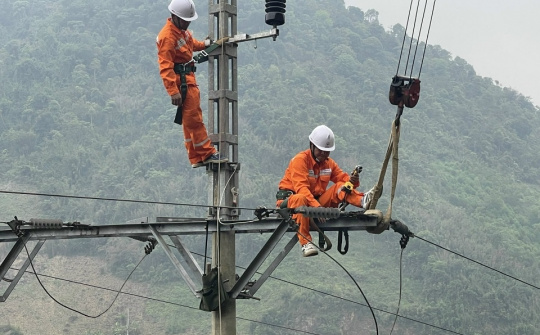 EVNNPC tiếp tục dẫn đầu về tổng sản lượng điện thương phẩm 10 tháng năm 2022