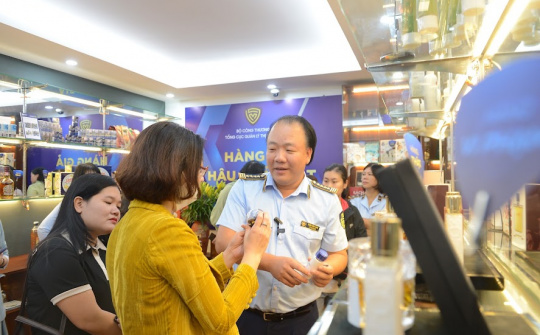 Nhận diện hàng thật, hàng giả trước cao điểm mua sắm Tết 2023