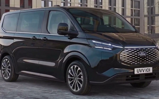 Chi tiết xe điện Ford E-Tourneo Custom sẽ ra mắt vào giữa năm 2023