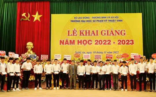 Toyota Việt Nam trao tặng 200 suất học bổng cho sinh viên ngành kỹ thuật và âm nhạc 2022