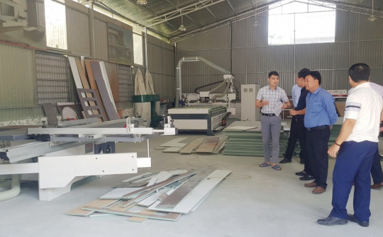 Trung tâm Phát triển Công Thương Vĩnh Phúc: nghiệm thu đề án “Hỗ trợ kinh phí đầu tư máy móc thiết bị tiên tiến trong sản xuất mộc”