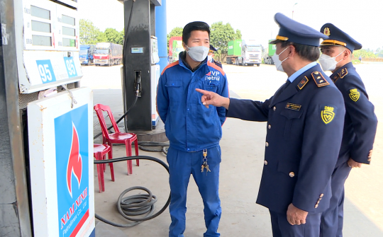 Chỉ thị của Bộ trưởng Nguyễn Hồng Diên về việc tăng cường kiểm tra, xử lý vi phạm trong kinh doanh xăng dầu