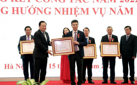 Phó Tổng giám đốc Petrovietnam, Chủ tịch HĐQT PV GAS đón nhận Huân chương Lao động hạng Nhì