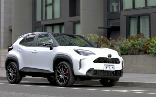 Chi tiết Toyota Yaris Cross GR Sport 2023 vừa ra mắt tại Australia, giá từ 24.000 USD