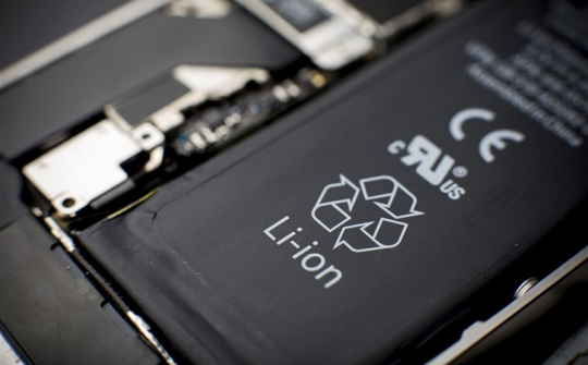 Người dùng thiết bị di động có thể tự thay pin nếu dự luật của EU được thông qua