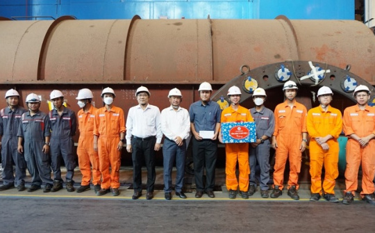 Trên công trường đại tu tổ máy ST14 Nhà máy Nhiệt điện Phú Mỹ 1