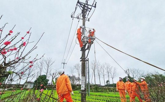 Đồng loạt ra quân thi công gần 40 công trình đảm bảo cấp điện cho Hà Nội