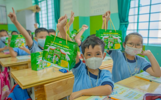 Nestlé MILO “tiếp năng lượng trở lại trường” cho học sinh toàn quốc với hơn 2,5 triệu hộp sữa