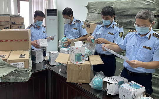 Giá thiết bị y tế tăng đột ngột, Quản lý thị trường Hà Nội tăng cường kiểm tra, xử lý