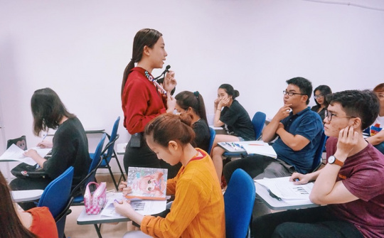 The effectiveness of EMI in teaching: A comparison of lecturer and student perspectives