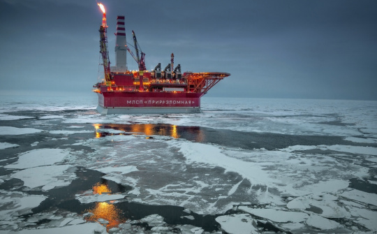 Giá dầu thô bật tăng trở lại, nguồn cung dầu thô từ Nga có thể giảm đáng kể