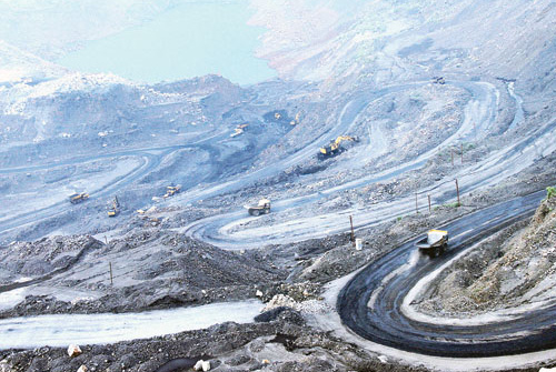 TKV đẩy mạnh sản xuất, chế biến tiêu thụ than