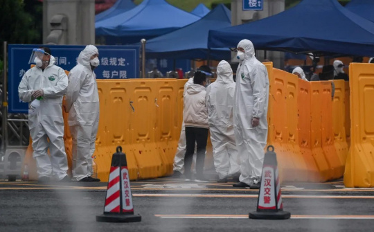 Giá dầu thô thế giới giảm mạnh sau khi Thượng Hải phong tỏa từng phần vì dịch Covid-19