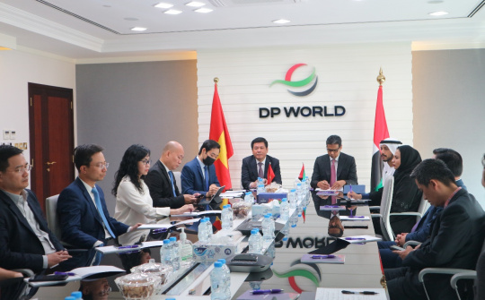 Bộ trưởng Bộ Công Thương làm việc với các Bộ đối tác và Tập đoàn tại UAE