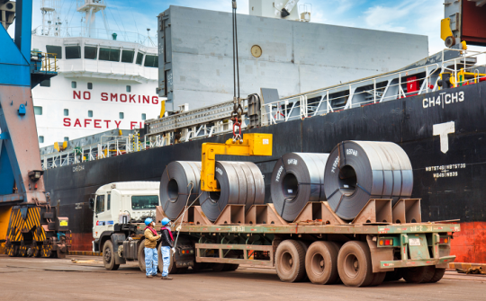 Sản lượng thép cuộn cán nóng HRC Hòa Phát tháng 2 tăng 36% so với cùng kỳ