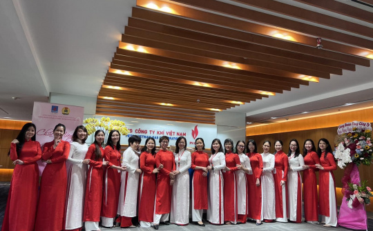PV GAS hưởng ứng “Tuần lễ áo dài” và chào mừng Ngày Quốc tế phụ nữ
