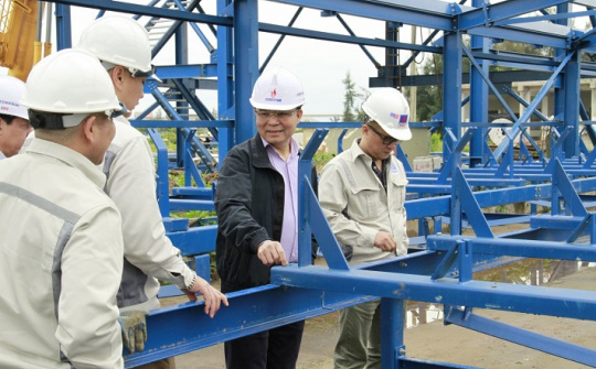 Nỗ lực ngăn chặn đà suy giảm sản lượng khai thác tự nhiên, Petrovietnam đạt tăng trưởng cao