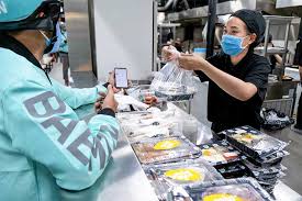 Sự chấp nhận sử dụng ứng dụng giao đồ ăn Baemin trong bối cảnh dịch Covid 19 - vai trò điều tiết của lo lắng do vi rút corona