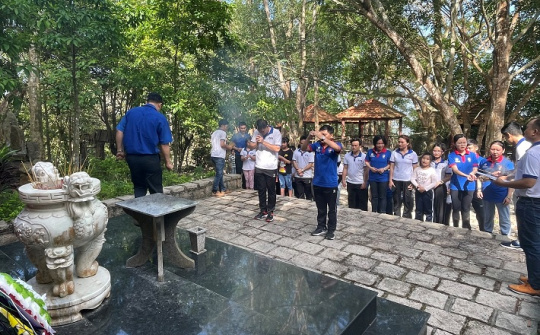 EPS nhiều hoạt động thiết thực hoạt động chào mừng Ngày giải phóng miền Nam thống nhất đất nước