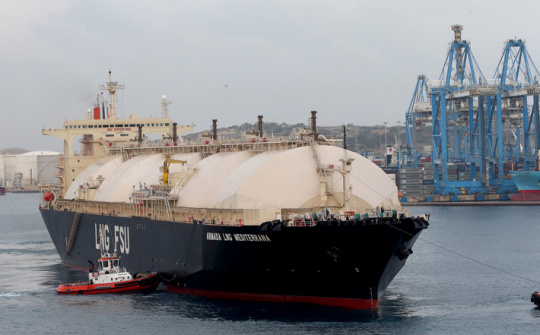 Giá khí tự nhiên hoá lỏng (LNG) tại châu Á giảm mạnh, nhu cầu nhập khẩu xuống thấp