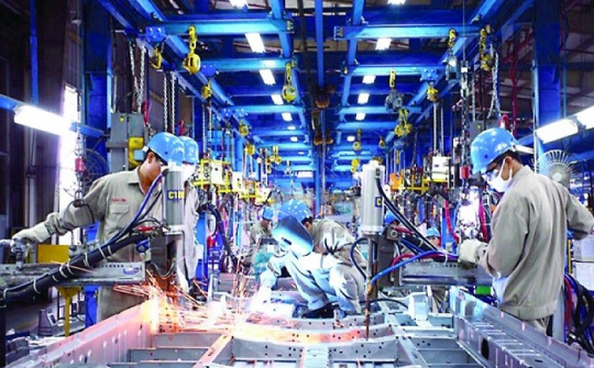 ADB dự báo tăng trưởng GDP của Việt Nam đạt 6,5%