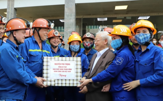 Tổng Bí thư Nguyễn Phú Trọng thăm công nhân ngành than Quảng Ninh