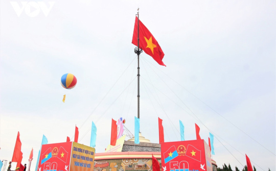 Lễ Thượng cờ "Thống nhất non sông" quy mô, trang nghiêm và xúc động